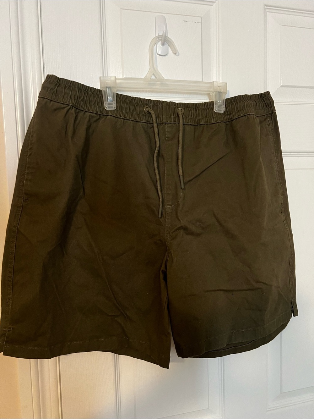 Forever 21 Men's Olive Drawstring Athletic Shorts